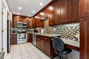 8707 Bardmoor Pl, Seminole, FL 33777 - Photo 12