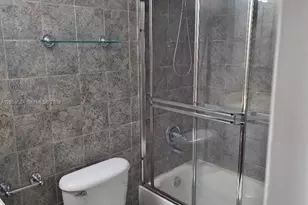 800 Parkview Dr, Hallandale Beach, FL 33009 - Photo 20