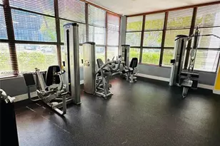 800 Parkview Dr, Hallandale Beach, FL 33009 - Photo 30