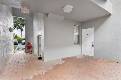 [Address not provided], Royal Palm Beach, FL 33414 - Photo 20
