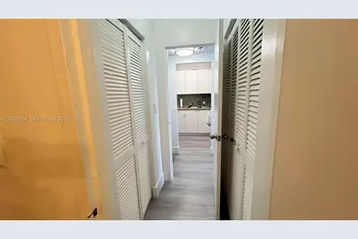 2899 Collins Ave #450, Miami Beach, FL 33140 - Photo 14