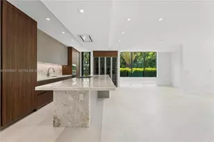 5630 Pine Tree Dr, Miami Beach, FL 33140 - Photo 14