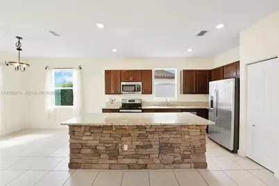 8341 NW Greenbank Cir, Port Saint Lucie, FL 34987 - Photo 8
