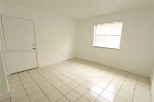 650 NW 114th Ave, Sweetwater, FL 33172 - Photo 2