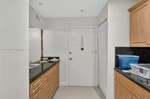 7135 Collins Ave, Miami Beach, FL 33141 - Photo 28