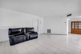3990 NW 42nd Ave, Lauderdale Lakes, FL 33319 - Photo 8