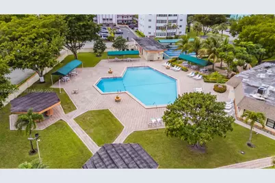 3990 NW 42nd Ave #403, Lauderdale Lakes, FL 33319 - Photo 12