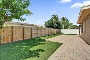 8204 SW 12th St, North Lauderdale, FL 33068 - Photo 26