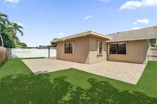 8204 SW 12th St, North Lauderdale, FL 33068 - Photo 22