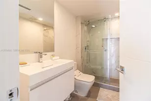 17375 Collins Ave, Sunny Isles Beach, FL 33160 - Photo 44