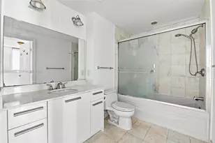 1060 Brickell Ave, Miami, FL 33131 - Photo 10