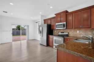 8961 SW 215th Terrace, Cutler Bay, FL 33189 - Photo 12