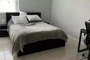 10135 NW 9th St Cir, Miami, FL 33172 - Photo 8