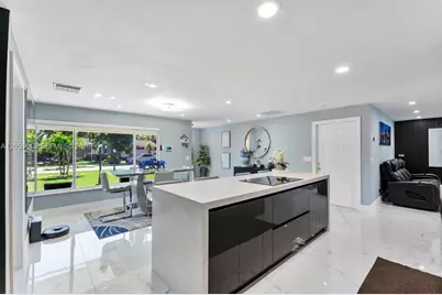 7501 NW 42nd St, Coral Springs, FL 33065 - Photo 10