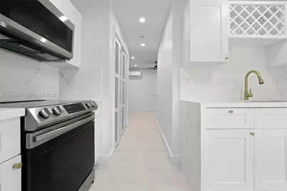 129 SW 9th Ave #3, Miami, FL 33130 - Photo 4