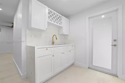 129 SW 9th Ave #3, Miami, FL 33130 - Photo 2