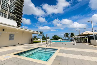 600 NE 36th St #1017, Miami, FL 33137 - Photo 18
