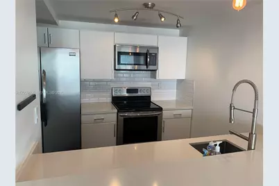600 NE 36th St #1017, Miami, FL 33137 - Photo 2