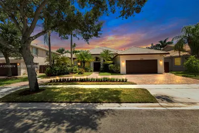 13746 NW 21st St, Pembroke Pines, FL 33028 - Photo 1