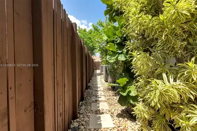 13746 NW 21st St, Pembroke Pines, FL 33028 - Photo 34