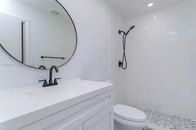931 NE 199th St #201-22, Miami, FL 33179 - Photo 4