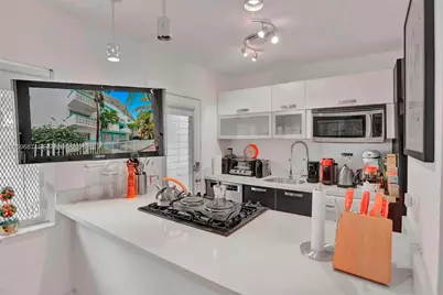 350 Collins Ave #310, Miami Beach, FL 33139 - Photo 8