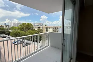 137 Golden Isles Dr, Hallandale Beach, FL 33009 - Photo 10