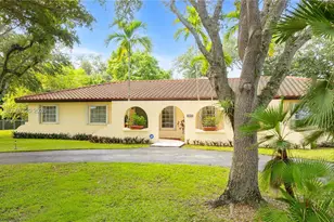 8520 SW 119th St, Unincorporated Dade County, FL 33156 - Photo 2