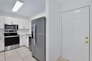 6225 Kendale Lakes Circle, Miami, FL 33183 - Photo 8