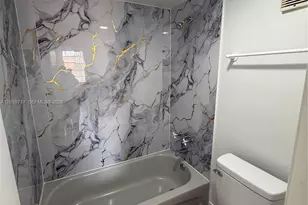 1900 W 68th St, Hialeah, FL 33014 - Photo 16