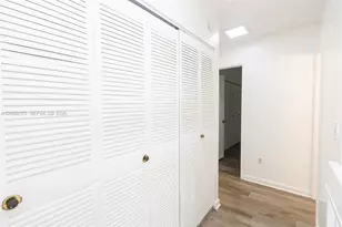 10085 NW 6th Terrace, Miami, FL 33172 - Photo 24