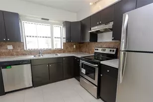 10085 NW 6th Terrace, Miami, FL 33172 - Photo 4