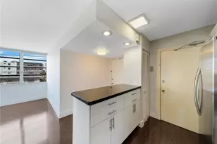 2016 Bay Dr, Miami Beach, FL 33141 - Photo 14