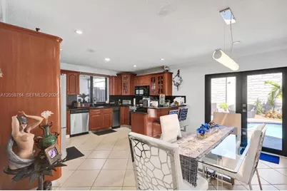 2711 SW 117th Ct, Miami, FL 33175 - Photo 6