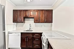 2555 NE 11th St, Fort Lauderdale, FL 33304 - Photo 10