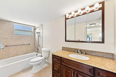 2555 NE 11 Street #510, Fort Lauderdale, FL 33304 - Photo 16