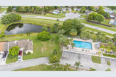 5511 Barnstead Cir, Greenacres, FL 33463 - Photo 18