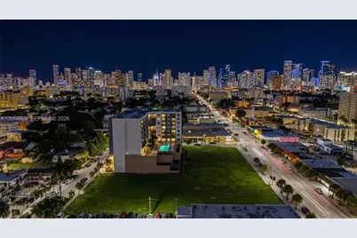 1110 NW 1st St #305, Miami, FL 33128 - Photo 2