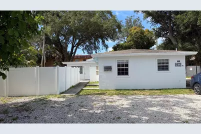 800 SE 15th St #2, Fort Lauderdale, FL 33316 - Photo 1