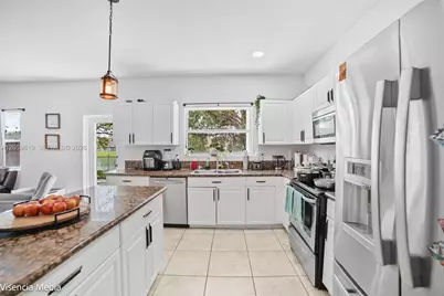 3160 NE 1st Dr, Homestead, FL 33033 - Photo 10
