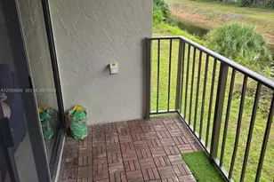 1721 Balfour Point Dr, West Palm Beach, FL 33411 - Photo 4