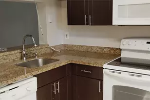 729 NW 92 Av Build 29 729, Plantation, FL 33324 - Photo 8