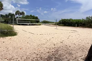 7600 Collins Ave, Miami Beach, FL 33141 - Photo 32