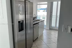 7600 Collins Ave, Miami Beach, FL 33141 - Photo 4