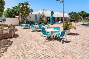 20400 W Country Club Dr, Aventura, FL 33180 - Photo 12