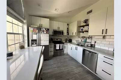 10807 NW 8th St #7U6, Pembroke Pines, FL 33026 - Photo 12