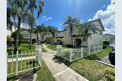 10807 NW 8th St #7U6, Pembroke Pines, FL 33026 - Photo 1