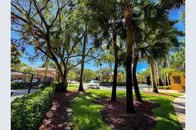 1543 Barcelona Way #5-30, Weston, FL 33327 - Photo 18