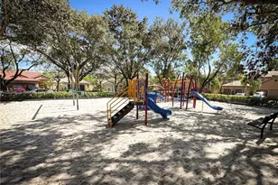 1543 Barcelona Way, Weston, FL 33327 - Photo 12
