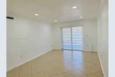 1100 W 35th St #8, Hialeah, FL 33012 - Photo 6